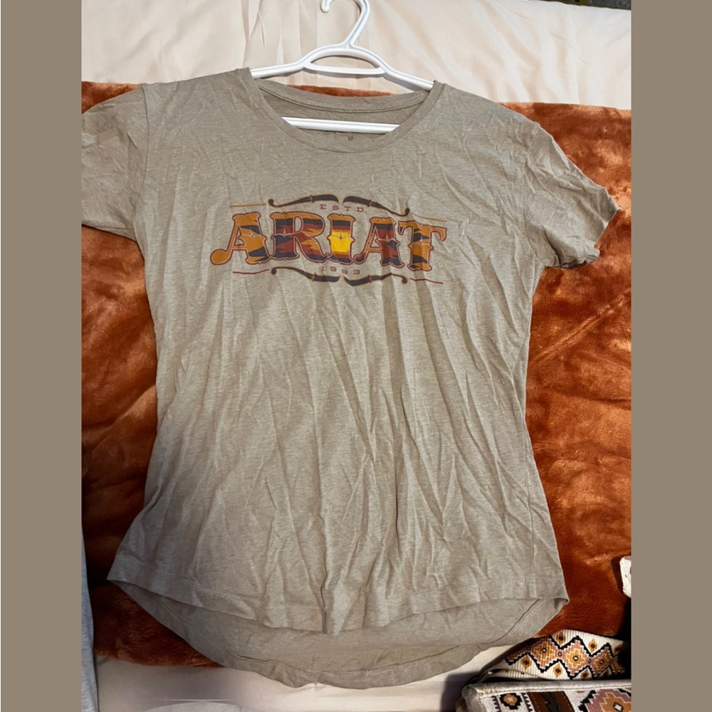 Ariat T-Shirt. Size M